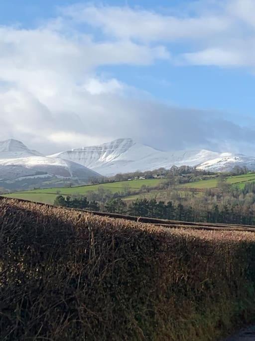 Mountain Views In The Heart Of Brecon Town Vila Exterior foto
