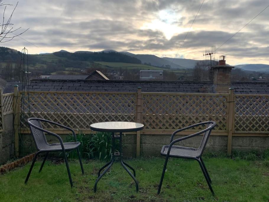 Mountain Views In The Heart Of Brecon Town Vila Exterior foto