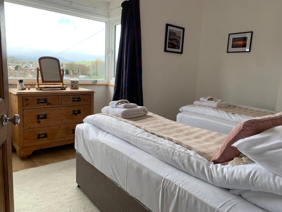 Mountain Views In The Heart Of Brecon Town Vila Exterior foto